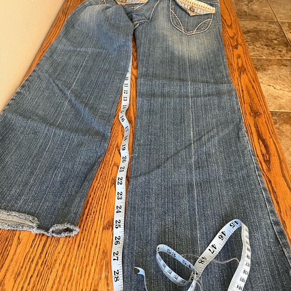 Candies vintage blue jeans with beautiful embroidered pockets and details - Picture 9 of 11